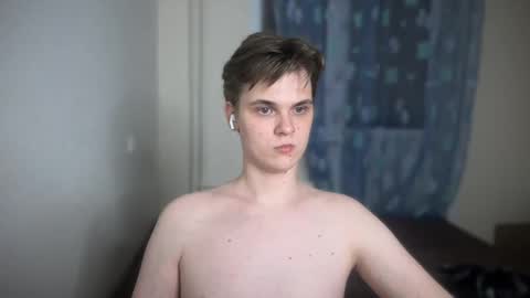 Lucas Gill online show from December 15, 2024, 11:53 pm