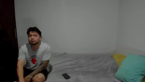 lucas_estrada1 online show from April 3, 2026, 3:37 am