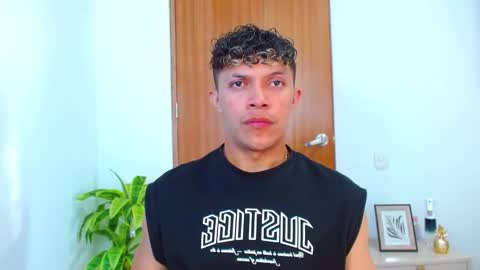 Lucas Luxx online show from February 20, 2026, 1:22 pm