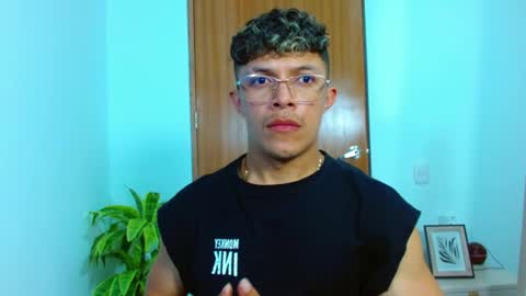 Lucas Luxx online show from March 3, 2026, 12:17 am