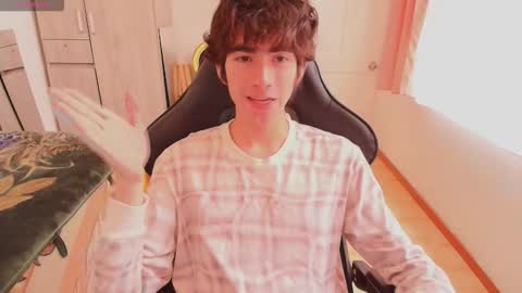 lucas_xo online show from September 11, 2025, 3:23 pm