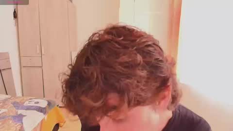 lucas_xo online show from September 12, 2025, 4:18 pm
