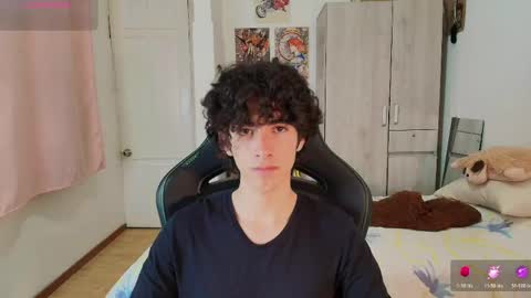 lucas_xo online show from April 16, 2026, 12:44 am