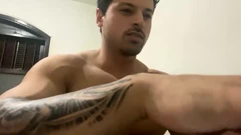 lucasfit24 online show from January 28, 2025, 11:28 pm