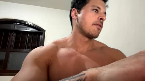 lucasfit24 online show from February 3, 2025, 11:42 am