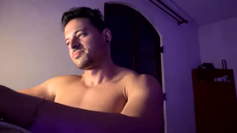 lucasfit24 online show from March 7, 2025, 2:46 am