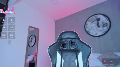 L U C C I A online show from November 21, 2025, 2:43 am