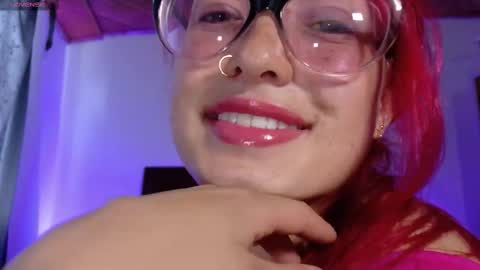 Luccy online show from November 18, 2025, 5:06 pm