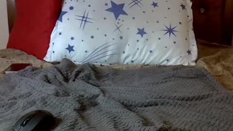 Luchia online show from December 22, 2025, 6:54 am