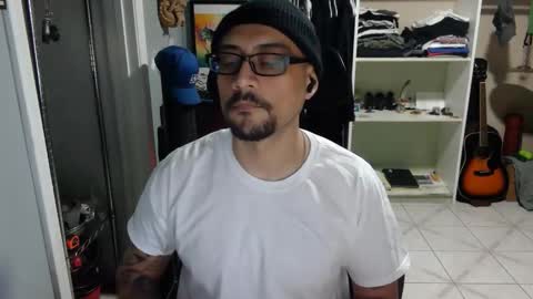 Luchi Luchano online show from November 24, 2025, 8:08 pm