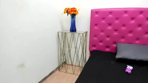 lucia78shy online show from March 12, 2025, 11:53 am