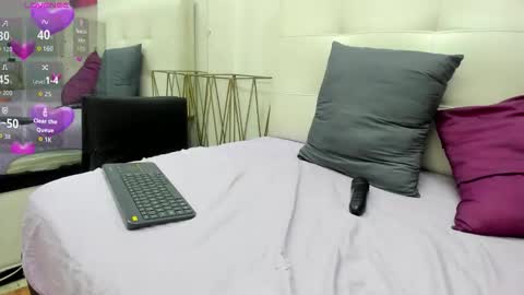 lucia78shy online show from October 17, 2025, 4:53 pm