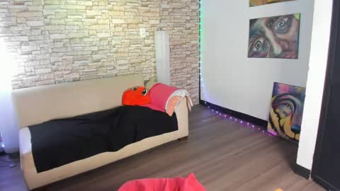 Luci online show from March 5, 2025, 9:16 am