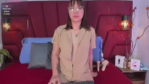   online show from October 31, 2025, 10:22 pm