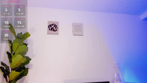 Lucia online show from October 18, 2025, 7:14 pm