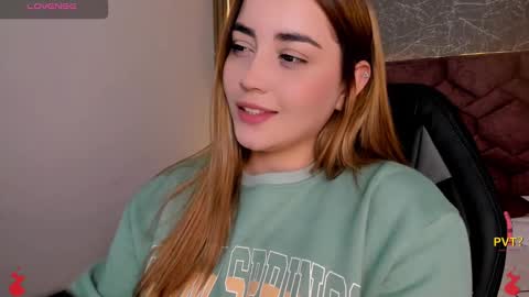 lucia star  online show from December 13, 2024, 6:38 pm