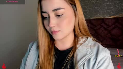 lucia star  online show from January 7, 2025, 9:57 pm