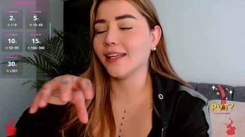 lucia star  online show from October 13, 2025, 4:18 pm