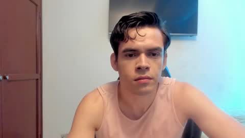 Lucian Gomez online show from October 22, 2025, 2:12 am