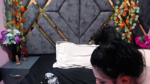 Luci online show from February 7, 2025, 9:15 pm