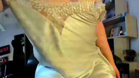 Luciana Evans online show from September 16, 2025, 2:07 pm