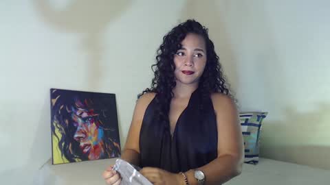 Snapshot of luciana_keating chatting on December 12, 2024, 4:21 pm luciana online show from December 12, 2024, 4:21 pm