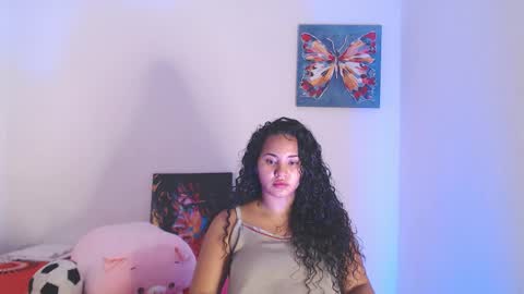 Snapshot of luciana_keating chatting on October 19, 2025, 4:24 am luciana online show from October 19, 2025, 4:24 am