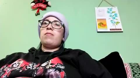 Snapshot of lucianacapisce chatting on February 17, 2025, 4:09 am Dani 3 online show from February 17, 2025, 4:09 am