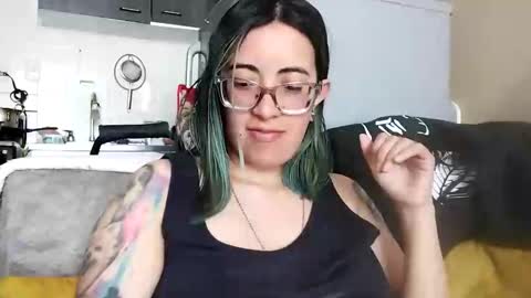 Snapshot of lucianacapisce chatting on November 7, 2025, 5:13 pm Dani 3 online show from November 7, 2025, 5:13 pm