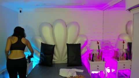    online show from December 16, 2024, 11:33 am