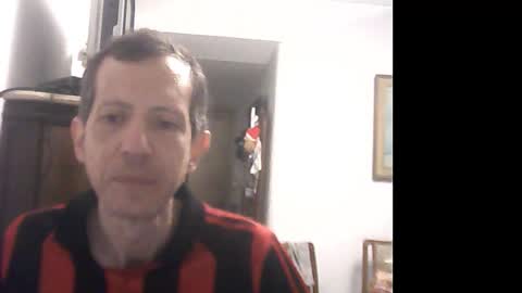 Snapshot of lucianoaxel chatting on January 5, 2025, 1:24 am Luciano online show from January 5, 2025, 1:24 am