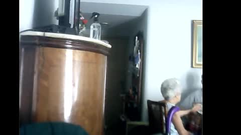 Snapshot of lucianoaxel chatting on February 15, 2025, 3:50 pm Luciano online show from February 15, 2025, 3:50 pm