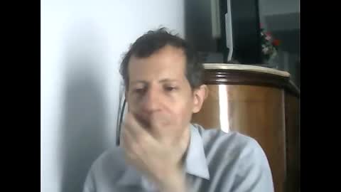 Snapshot of lucianoaxel chatting on February 26, 2025, 5:07 pm Luciano online show from February 26, 2025, 5:07 pm