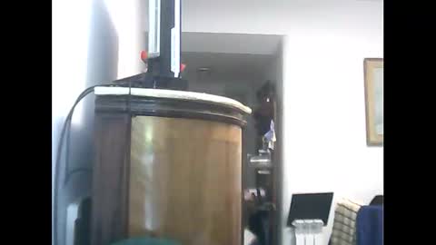 Snapshot of lucianoaxel chatting on October 5, 2025, 1:04 am Luciano online show from October 5, 2025, 1:04 am