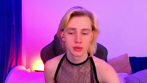 Angelok online show from April 12, 2026, 6:07 am