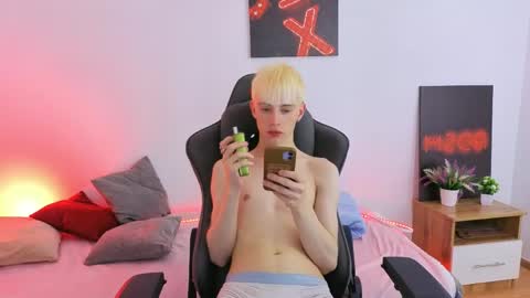 Snapshot of lucidangelok chatting on June 8, 2026, 4:57 am Angelok online show from June 8, 2026, 4:57 am
