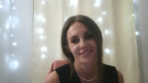 Snapshot of luciemack chatting on October 2, 2025, 6:37 pm LucieMack online show from October 2, 2025, 6:37 pm