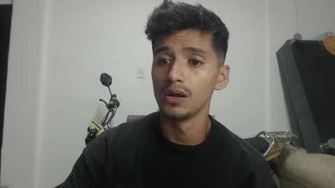 Snapshot of lucifferr_ chatting on November 14, 2025, 6:39 pm leonel online show from November 14, 2025, 6:39 pm