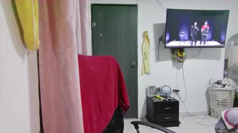 Snapshot of lucifferr_ chatting on February 6, 2026, 5:38 pm leonel online show from February 6, 2026, 5:38 pm