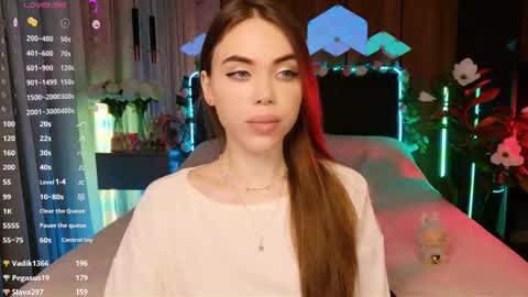 MimiFors online show from November 19, 2025, 5:24 pm