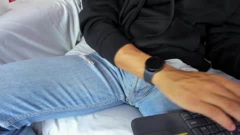 Leo online show from February 5, 2025, 2:05 pm