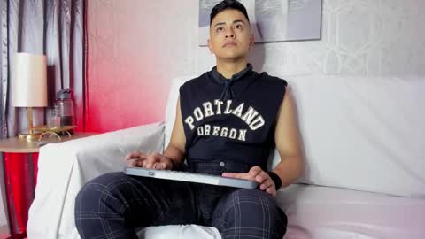 Leo online show from February 8, 2025, 11:12 am