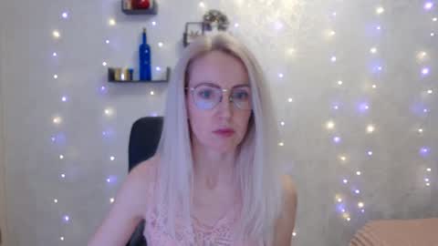 Snapshot of luckcristal chatting on March 2, 2026, 6:15 pm Arina online show from March 2, 2026, 6:15 pm