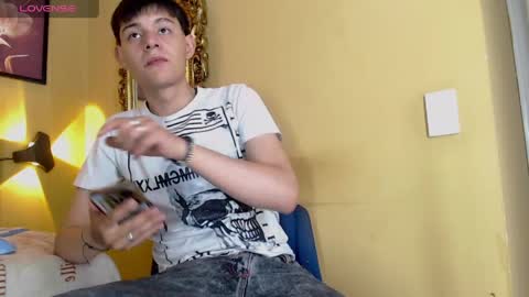 luckk_ online show from April 3, 2026, 4:43 am