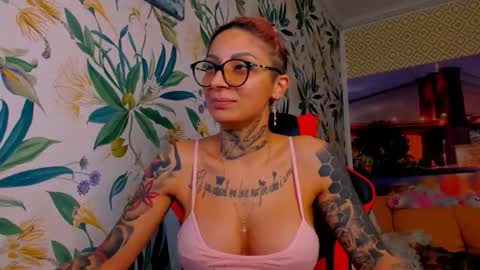 lucky_denizz online show from December 15, 2025, 9:19 pm