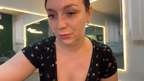 lucky_foryou_baby online show from March 16, 2026, 9:46 am