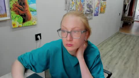 lucky_licky20 online show from April 6, 2026, 4:46 am