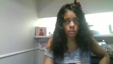 Snapshot of lucky_themilf chatting on December 17, 2024, 6:13 am lucky_themilf online show from December 17, 2024, 6:13 am