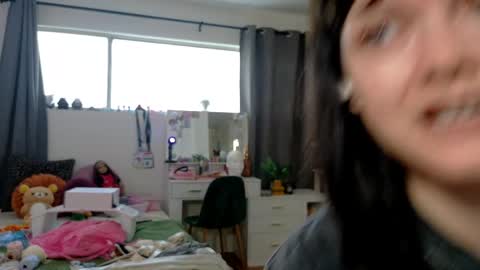 Jade online show from May 9, 2026, 12:05 am