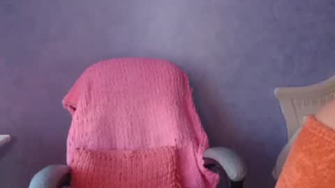 luckylinda23 online show from May 11, 2026, 4:04 pm